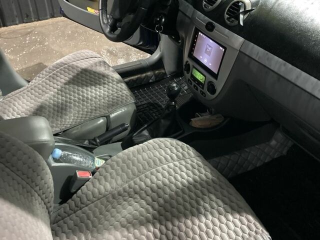 Синий Шевроле Нубира, объемом двигателя 1.8 л и пробегом 200 тыс. км за 3400 $, фото 4 на Automoto.ua