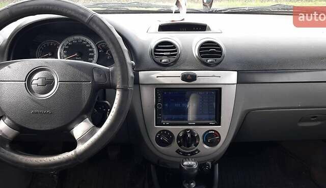 Синий Шевроле Нубира, объемом двигателя 1.6 л и пробегом 216 тыс. км за 3850 $, фото 5 на Automoto.ua