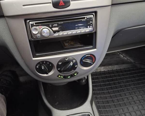 Синий Шевроле Нубира, объемом двигателя 1.6 л и пробегом 199 тыс. км за 5000 $, фото 25 на Automoto.ua