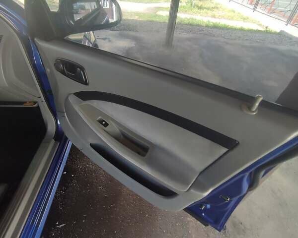 Синий Шевроле Нубира, объемом двигателя 1.6 л и пробегом 142 тыс. км за 4800 $, фото 19 на Automoto.ua