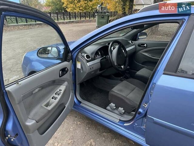 Синий Шевроле Нубира, объемом двигателя 1.8 л и пробегом 250 тыс. км за 4200 $, фото 7 на Automoto.ua