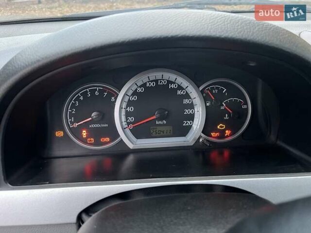 Синий Шевроле Нубира, объемом двигателя 1.8 л и пробегом 250 тыс. км за 4200 $, фото 11 на Automoto.ua