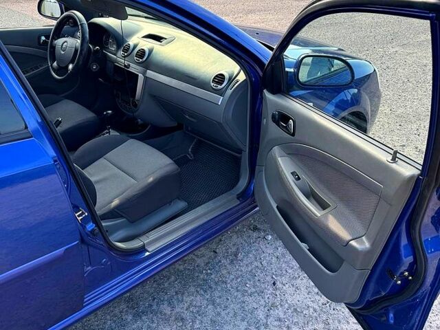 Синий Шевроле Нубира, объемом двигателя 1.8 л и пробегом 166 тыс. км за 6500 $, фото 3 на Automoto.ua