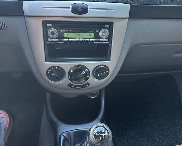 Синий Шевроле Нубира, объемом двигателя 1.6 л и пробегом 144 тыс. км за 5550 $, фото 11 на Automoto.ua