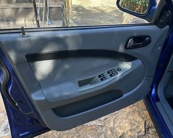 Синий Шевроле Нубира, объемом двигателя 1.6 л и пробегом 144 тыс. км за 5550 $, фото 13 на Automoto.ua