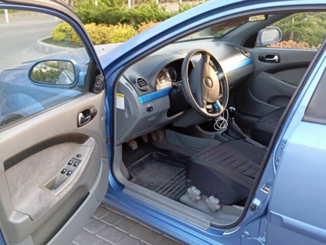 Синий Шевроле Нубира, объемом двигателя 1.6 л и пробегом 200 тыс. км за 3600 $, фото 5 на Automoto.ua