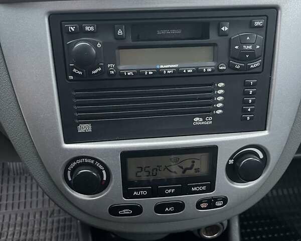 Синий Шевроле Нубира, объемом двигателя 1.8 л и пробегом 250 тыс. км за 4200 $, фото 12 на Automoto.ua