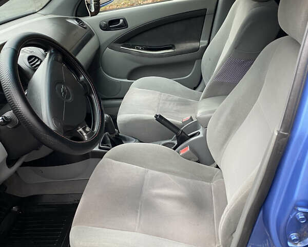 Синий Шевроле Нубира, объемом двигателя 1.99 л и пробегом 340 тыс. км за 4500 $, фото 9 на Automoto.ua