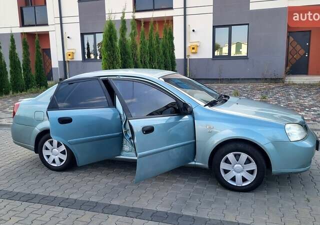 Зеленый Шевроле Нубира, объемом двигателя 1.6 л и пробегом 352 тыс. км за 2950 $, фото 9 на Automoto.ua
