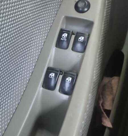 Зеленый Шевроле Нубира, объемом двигателя 1.8 л и пробегом 300 тыс. км за 3600 $, фото 7 на Automoto.ua