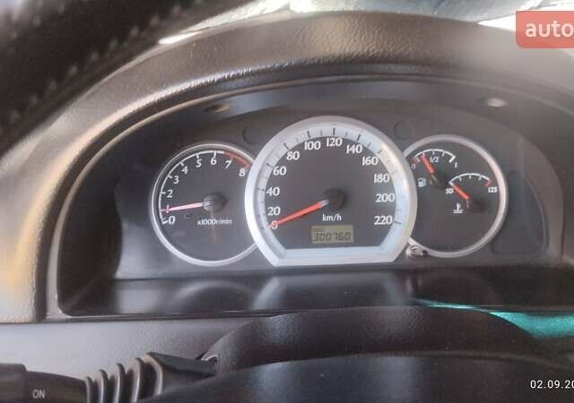 Зеленый Шевроле Нубира, объемом двигателя 1.8 л и пробегом 300 тыс. км за 3600 $, фото 12 на Automoto.ua