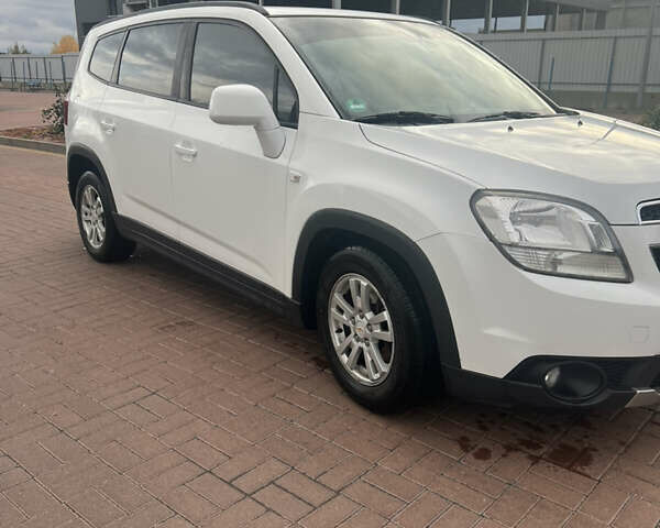 Белый Шевроле Орландо, объемом двигателя 1.8 л и пробегом 280 тыс. км за 7800 $, фото 6 на Automoto.ua