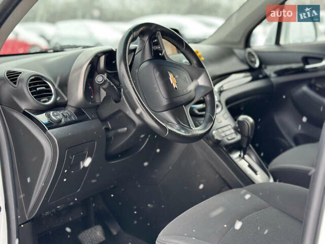 Білий Шевроле Орландо, об'ємом двигуна 0 л та пробігом 219 тис. км за 9400 $, фото 13 на Automoto.ua