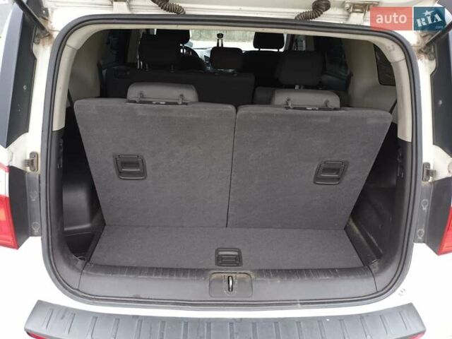 Белый Шевроле Орландо, объемом двигателя 1.8 л и пробегом 180 тыс. км за 8900 $, фото 18 на Automoto.ua