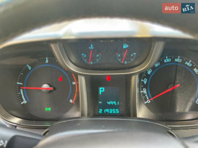 Белый Шевроле Орландо, объемом двигателя 2 л и пробегом 219 тыс. км за 9600 $, фото 16 на Automoto.ua