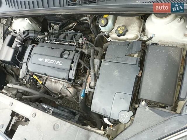 Белый Шевроле Орландо, объемом двигателя 1.8 л и пробегом 180 тыс. км за 8900 $, фото 33 на Automoto.ua