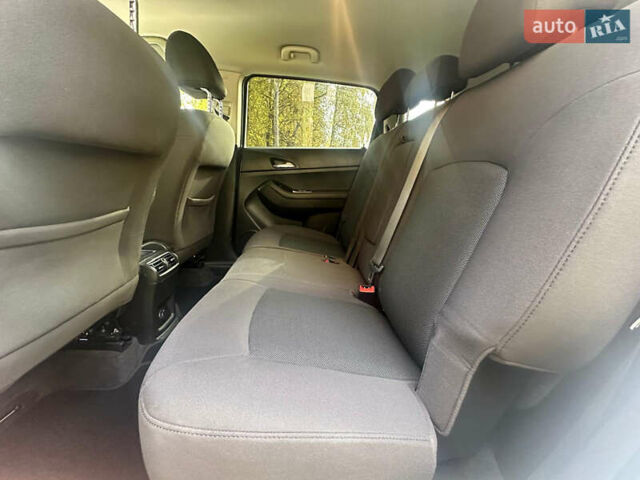 Белый Шевроле Орландо, объемом двигателя 2 л и пробегом 219 тыс. км за 9600 $, фото 23 на Automoto.ua