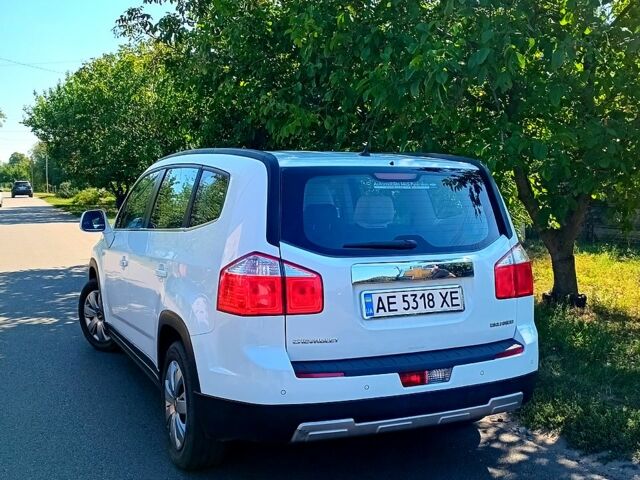 Белый Шевроле Орландо, объемом двигателя 2 л и пробегом 248 тыс. км за 9000 $, фото 4 на Automoto.ua