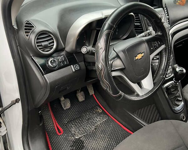 Белый Шевроле Орландо, объемом двигателя 1.8 л и пробегом 280 тыс. км за 7800 $, фото 12 на Automoto.ua