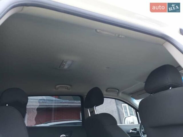 Белый Шевроле Орландо, объемом двигателя 1.8 л и пробегом 180 тыс. км за 8900 $, фото 13 на Automoto.ua