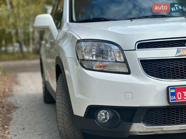 Белый Шевроле Орландо, объемом двигателя 2 л и пробегом 219 тыс. км за 9600 $, фото 7 на Automoto.ua