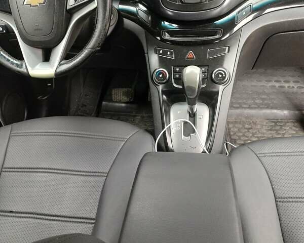 Белый Шевроле Орландо, объемом двигателя 1.8 л и пробегом 220 тыс. км за 9500 $, фото 10 на Automoto.ua