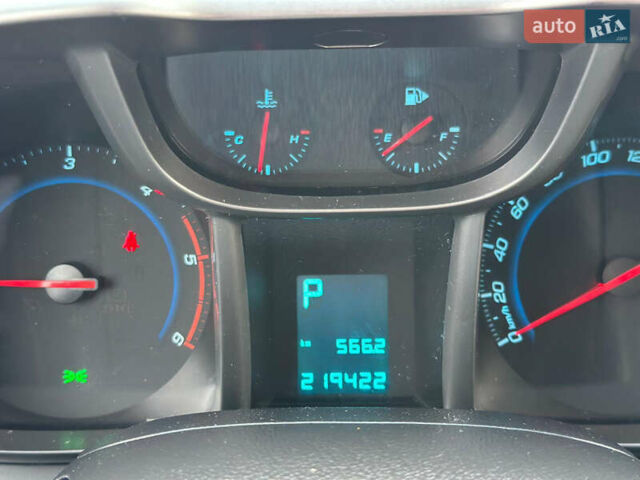 Білий Шевроле Орландо, об'ємом двигуна 0 л та пробігом 219 тис. км за 9400 $, фото 15 на Automoto.ua