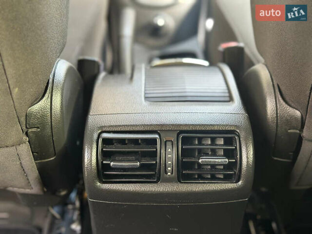 Белый Шевроле Орландо, объемом двигателя 2 л и пробегом 219 тыс. км за 9600 $, фото 20 на Automoto.ua