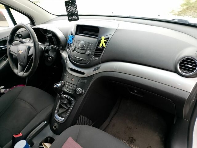 Белый Шевроле Орландо, объемом двигателя 2 л и пробегом 262 тыс. км за 7500 $, фото 6 на Automoto.ua