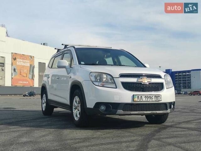 Білий Шевроле Орландо, об'ємом двигуна 1.8 л та пробігом 224 тис. км за 7999 $, фото 1 на Automoto.ua