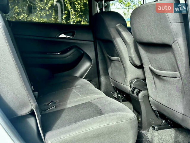 Белый Шевроле Орландо, объемом двигателя 2 л и пробегом 219 тыс. км за 9600 $, фото 27 на Automoto.ua