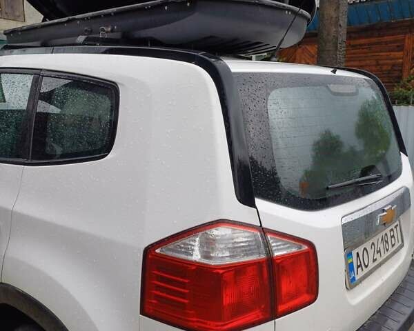 Белый Шевроле Орландо, объемом двигателя 1.8 л и пробегом 220 тыс. км за 9500 $, фото 4 на Automoto.ua