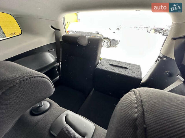 Білий Шевроле Орландо, об'ємом двигуна 0 л та пробігом 219 тис. км за 9400 $, фото 32 на Automoto.ua