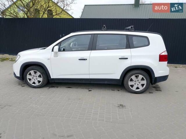 Белый Шевроле Орландо, объемом двигателя 1.8 л и пробегом 262 тыс. км за 7260 $, фото 2 на Automoto.ua