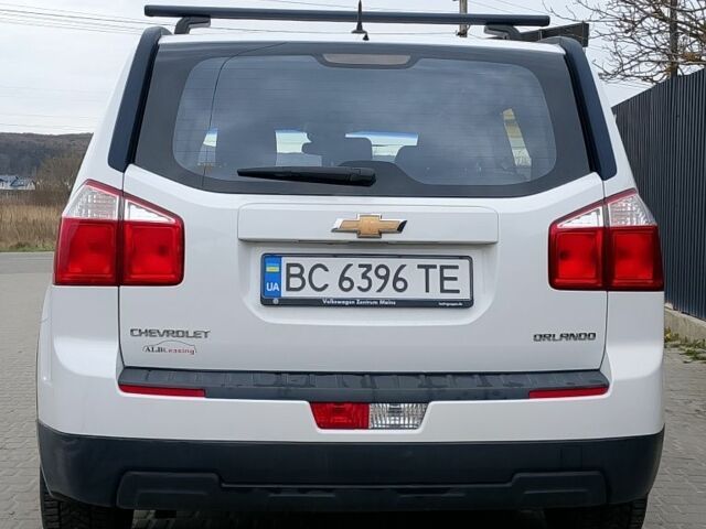Белый Шевроле Орландо, объемом двигателя 2 л и пробегом 262 тыс. км за 7500 $, фото 3 на Automoto.ua