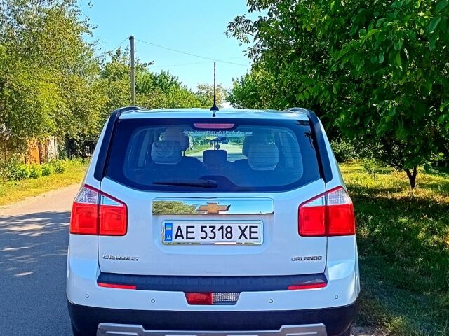 Белый Шевроле Орландо, объемом двигателя 2 л и пробегом 248 тыс. км за 9000 $, фото 5 на Automoto.ua