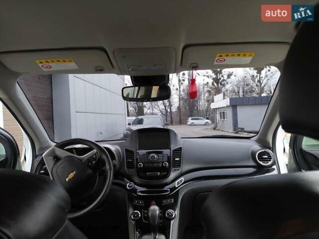 Белый Шевроле Орландо, объемом двигателя 2 л и пробегом 80 тыс. км за 7800 $, фото 19 на Automoto.ua