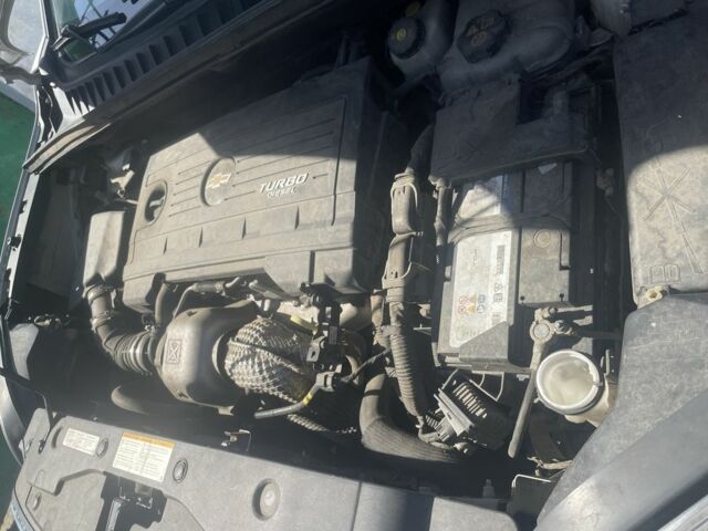 Білий Шевроле Орландо, об'ємом двигуна 2 л та пробігом 190 тис. км за 8200 $, фото 8 на Automoto.ua