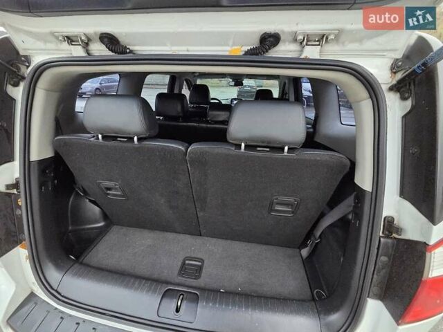 Білий Шевроле Орландо, об'ємом двигуна 2 л та пробігом 120 тис. км за 8800 $, фото 17 на Automoto.ua