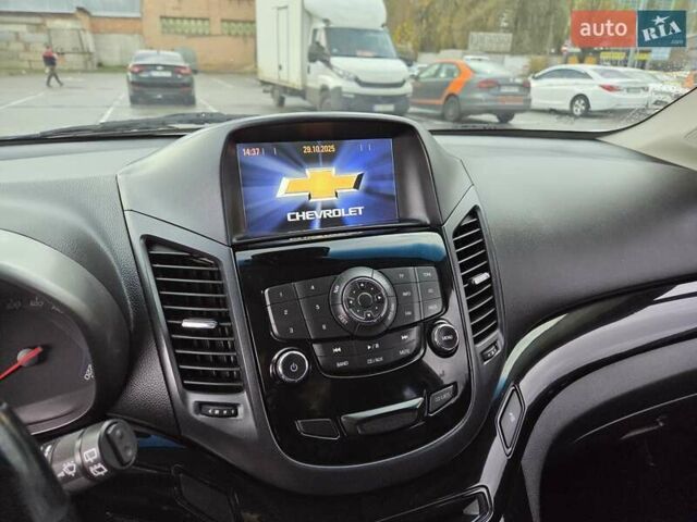 Білий Шевроле Орландо, об'ємом двигуна 2 л та пробігом 120 тис. км за 8800 $, фото 15 на Automoto.ua
