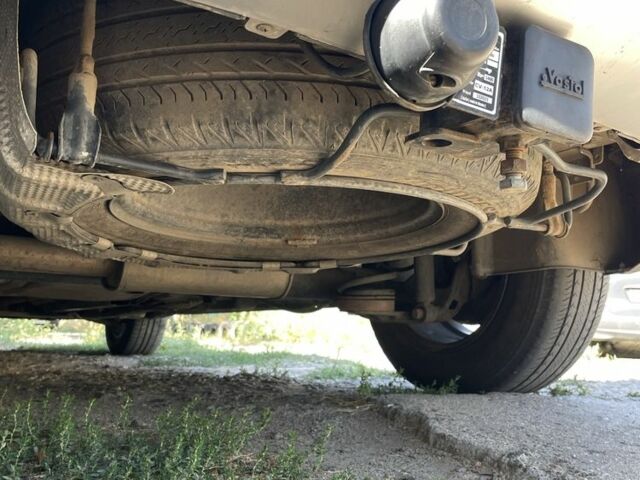 Білий Шевроле Орландо, об'ємом двигуна 2 л та пробігом 190 тис. км за 8200 $, фото 16 на Automoto.ua