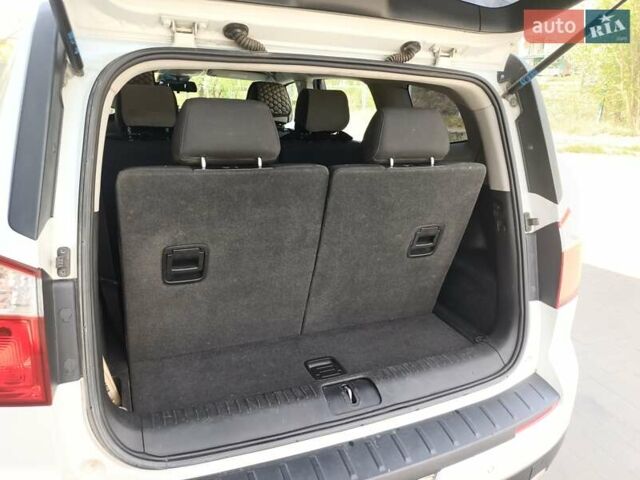 Белый Шевроле Орландо, объемом двигателя 1.8 л и пробегом 223 тыс. км за 8700 $, фото 10 на Automoto.ua