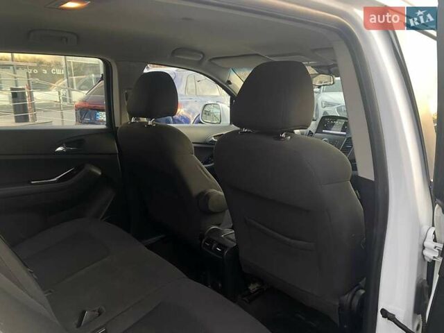 Білий Шевроле Орландо, об'ємом двигуна 1.8 л та пробігом 241 тис. км за 7900 $, фото 17 на Automoto.ua