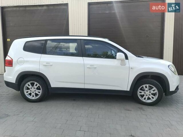 Белый Шевроле Орландо, объемом двигателя 1.8 л и пробегом 223 тыс. км за 8700 $, фото 5 на Automoto.ua