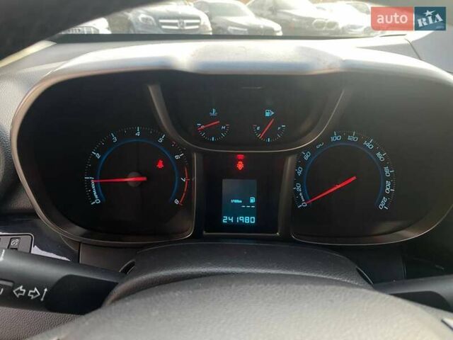 Білий Шевроле Орландо, об'ємом двигуна 1.8 л та пробігом 241 тис. км за 7900 $, фото 10 на Automoto.ua