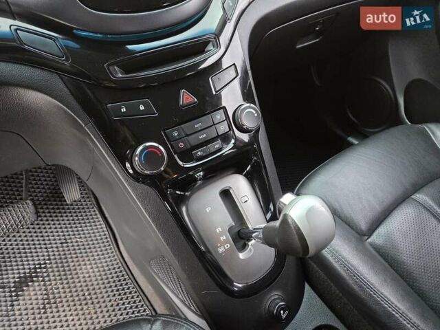 Білий Шевроле Орландо, об'ємом двигуна 2 л та пробігом 120 тис. км за 8800 $, фото 13 на Automoto.ua
