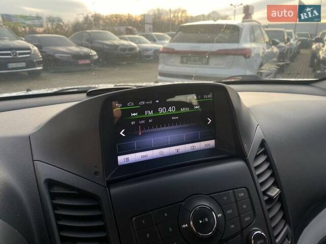 Білий Шевроле Орландо, об'ємом двигуна 1.8 л та пробігом 241 тис. км за 7900 $, фото 11 на Automoto.ua