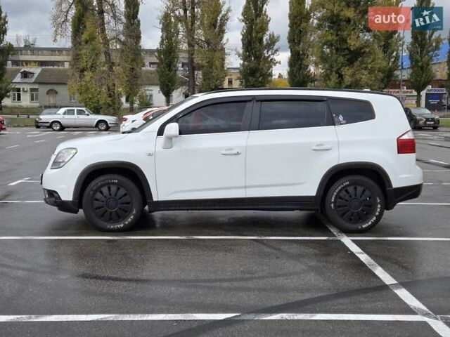 Білий Шевроле Орландо, об'ємом двигуна 2 л та пробігом 120 тис. км за 8800 $, фото 3 на Automoto.ua