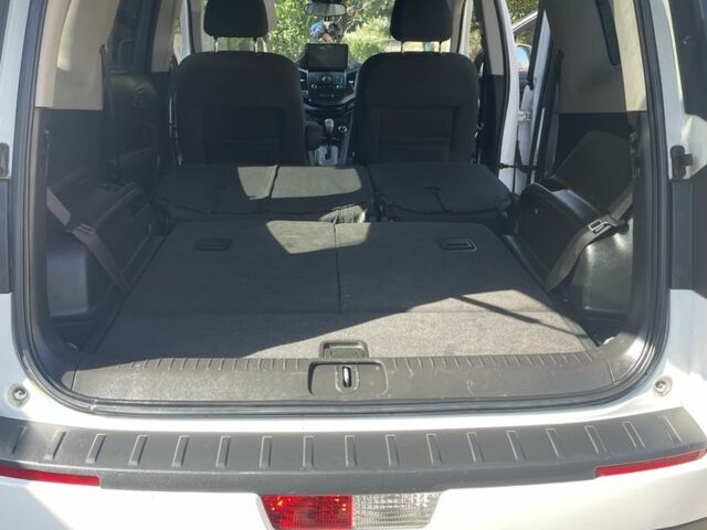 Білий Шевроле Орландо, об'ємом двигуна 2 л та пробігом 190 тис. км за 8200 $, фото 11 на Automoto.ua