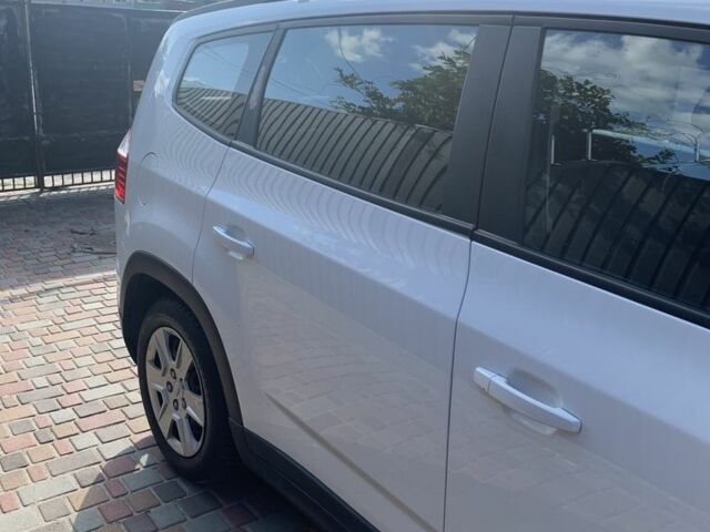 Белый Шевроле Орландо, объемом двигателя 2 л и пробегом 215 тыс. км за 7900 $, фото 11 на Automoto.ua